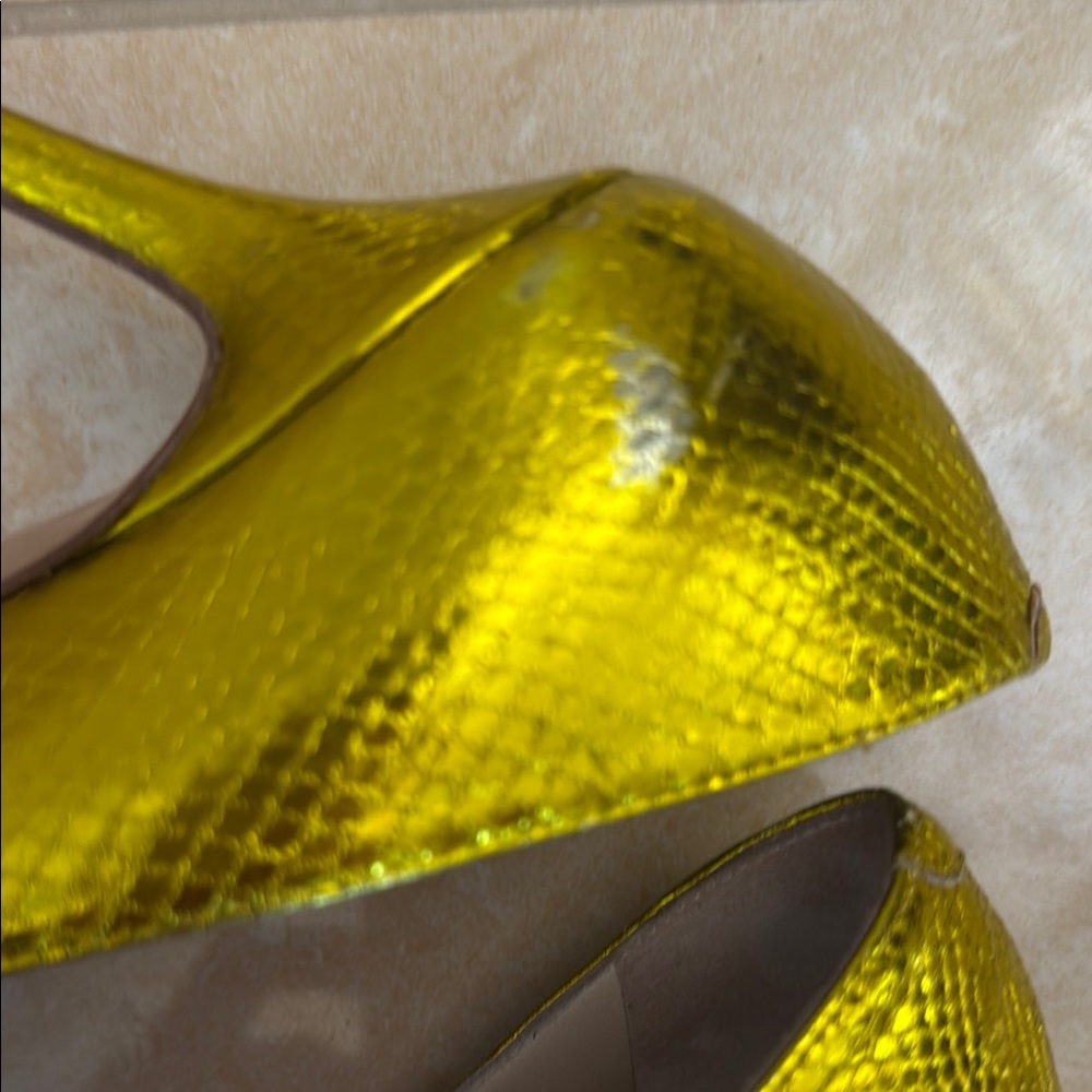 Jimmy Choo Yellow Heels Striking Metallic Design - Picture 3 of 7